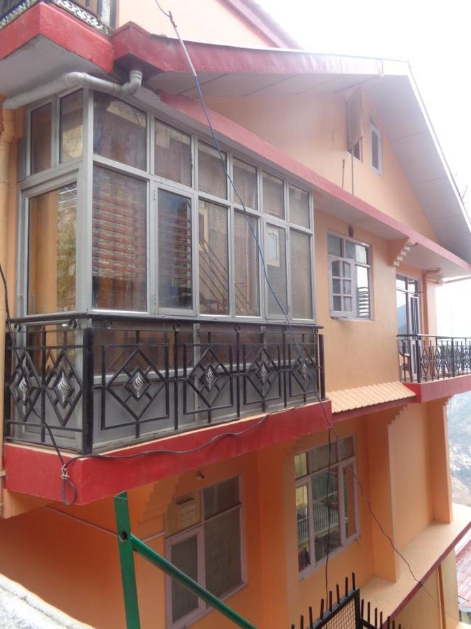 Deluxe Homestay Apartments With Kitchen In Shimla Extérieur photo